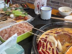 -两三事小郡肝串串香火锅(桂庙店)