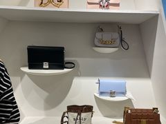 -LuOne凯德晶萃广场(徐家汇路店)