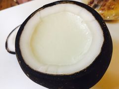 -志龙皇冠吃货椰子铺