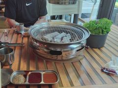 -叽叽扎扎烤肉场(生态城万达店)
