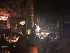 -乌托邦酒吧和餐厅