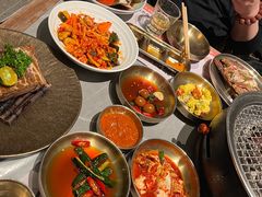 -草家酱蟹炭火烤肉店(珲春南路一店)