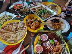 -东海岸人工湖美食村