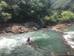 -安吉龙王山峡谷漂流