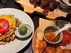 -大头虾越式风味餐厅(光明广场店)