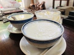 双皮奶-周大娘牛乳(旧寨古村总店)