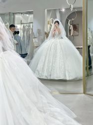 -艾米丽婚纱礼服