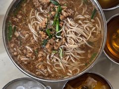 大碗瘦肉米线-正宗杨记普洱酸醋米线(总店)