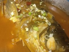 章丘铁锅烧鱼头-章丘宴(唐人中心店)