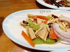 -伊京轩兰州牛肉面(闹市口店)