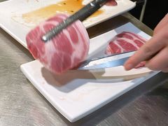 梅花肉-韩聚屋韩国烤肉餐厅(新北万达店)