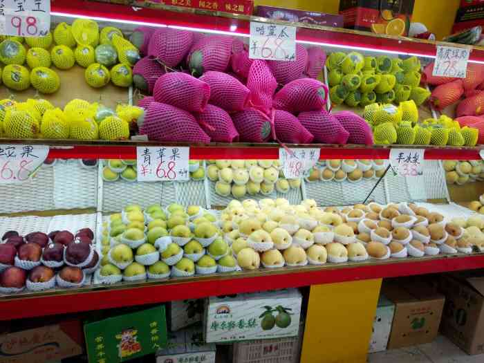 新品上货极快,服务员热情大方!