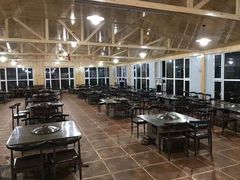 -粘豆包柴火铁锅炖