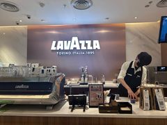 -LAVAZZA 拉瓦萨咖啡(北外滩来福士店)