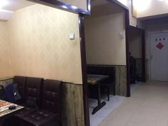 -扒虾小妹儿麻辣海鲜(宏图街店)