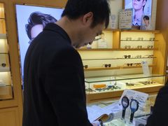 -光明眼镜·蔡司授权(徐泾店)