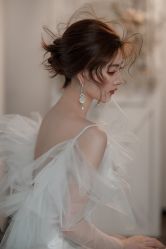 -艾米丽婚纱礼服