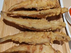 炸偏口鱼-北李妈妈菜·虾爬子大锅贴(贵和店)