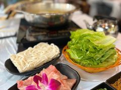 -鲜入围煮花胶鸡海鲜火锅