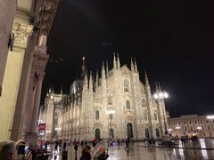 -文艺复兴百货(米兰大教堂广场店)