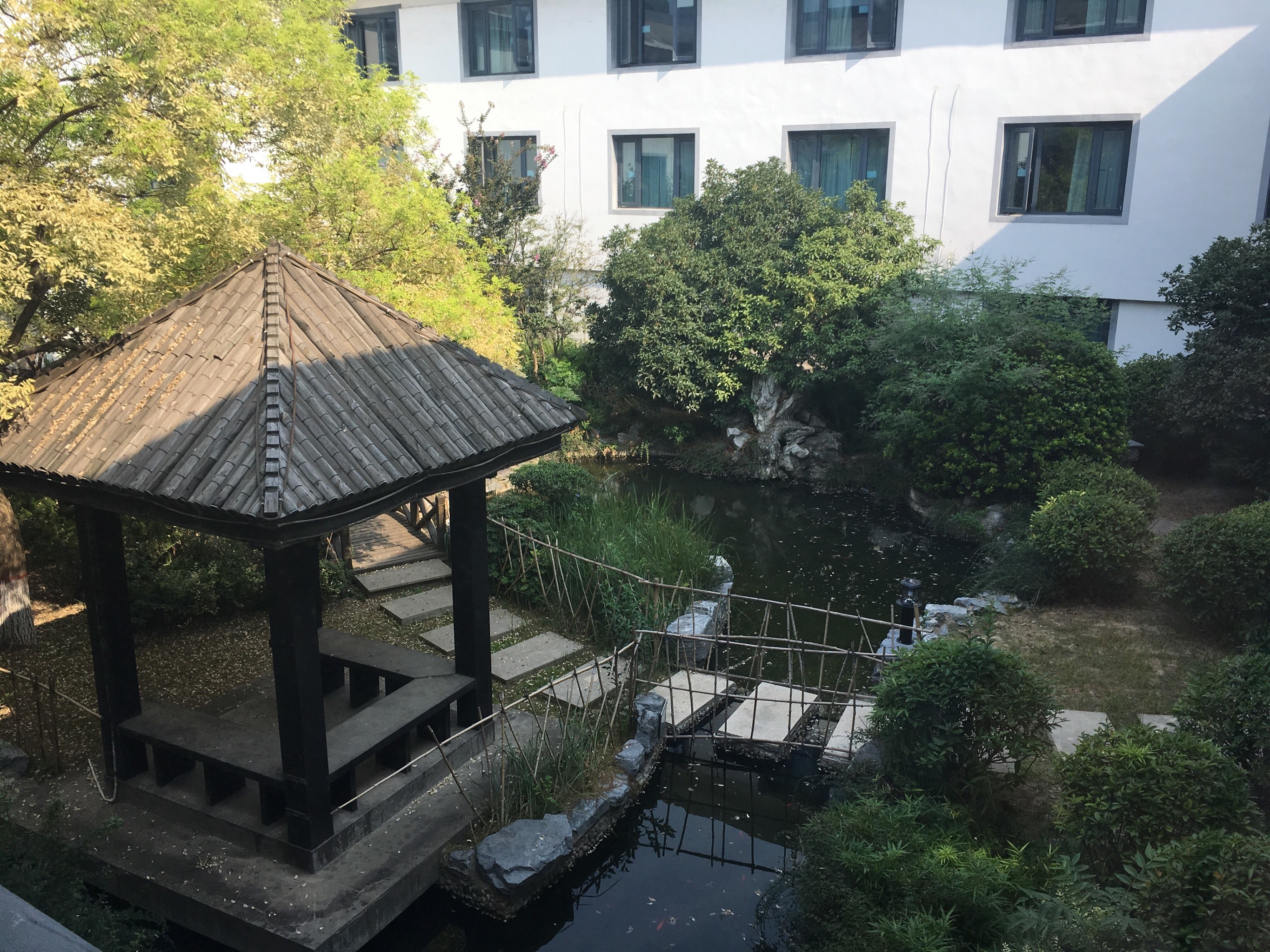 莲花迎宾馆是四星级,应该是项城市早期最好