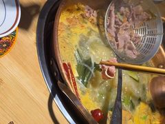 -洱火云南酸菜牛肉火锅(石景山当代商城店)