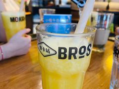 鲜榨橙汁-Moka Bros 摩卡站(西单大悦城店)