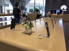 -华为授权体验店(中山公园来福士)