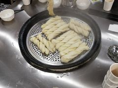 -粘豆包柴火铁锅炖