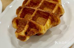 Fresh Cream Croissant Waffle