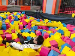 -嗨翻Hi-Fun竞技主题乐园·蹦床亲子生日轰趴(国光1937店)