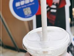 -瑞幸咖啡(岳家嘴地铁站店)