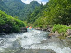 -天台雷峰十里峡谷漂流