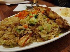 海鲜炒饭配香蒜烤鸡-玛格萝妮比萨屋(四平店)