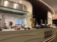 -亚洲国际大酒店·云顶阁旋转自助餐厅