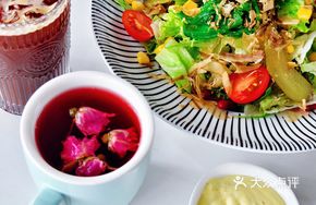 Rural Scenery Seaweed Vegetable Salad
