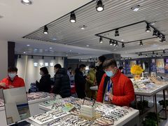 -宏宇眼镜蔡司依视路折扣店(兆佳眼镜城店)