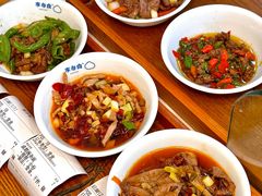 -李与白包子铺(桐梓林店)