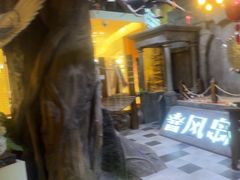 -暴风岛沉浸式体验馆(百联世纪店)