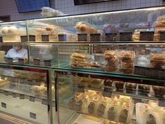 -白玉兰食品甜凤店(合生汇店)