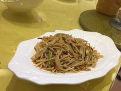 明湖酸辣藕丝-鹊华居·地道鲁菜·海鲜·融合味(大明湖店)