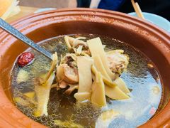 紫砂土鸡汤-有红鸡毛店·川菜(建设路店)