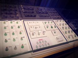 -北京七彩云南翡翠珠宝旗舰店(月坛店)