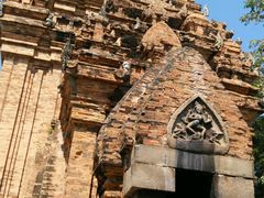 塔-婆萨努占婆塔