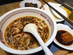 -呷佬·长沙手工米粉(金沙江路店)