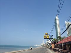 -乔木提恩海滩