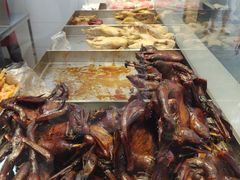 -狗撵鸭(泰山公寓店)