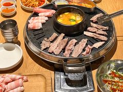 -江南猪肉商会无限续吃(弘大店)