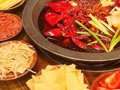 -黄潇洒老火锅(九眼桥宏济巷店)
