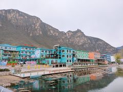 -百里峡七彩艺术小镇